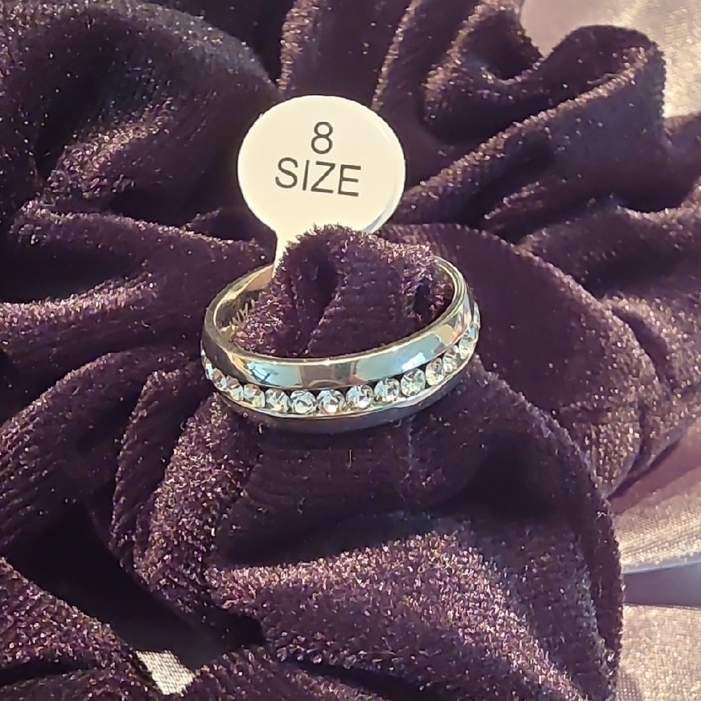 Elegant Silver & Crystal Women's Ring Size 8 NWT